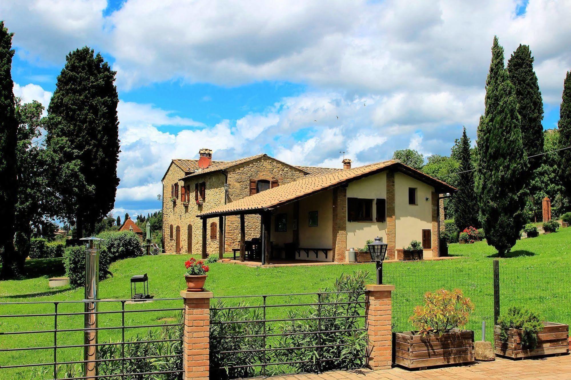 Agriturismo Villa Opera Volterra Bagian luar foto
